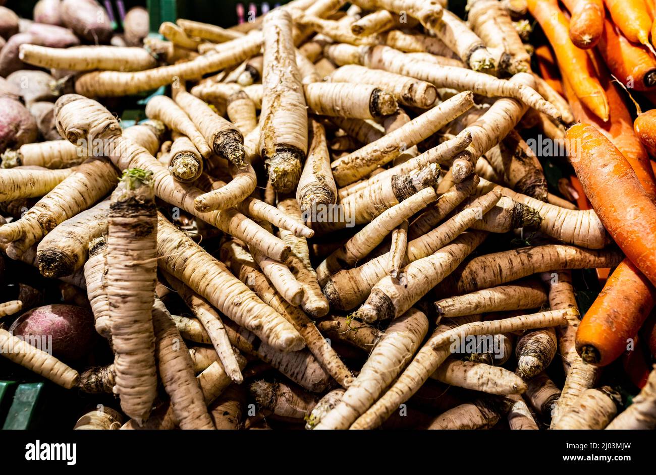 Mercato alimentare nel centro di Budapest, Ungheria (Grande mercato), mercato dei prodotti freschi Foto Stock