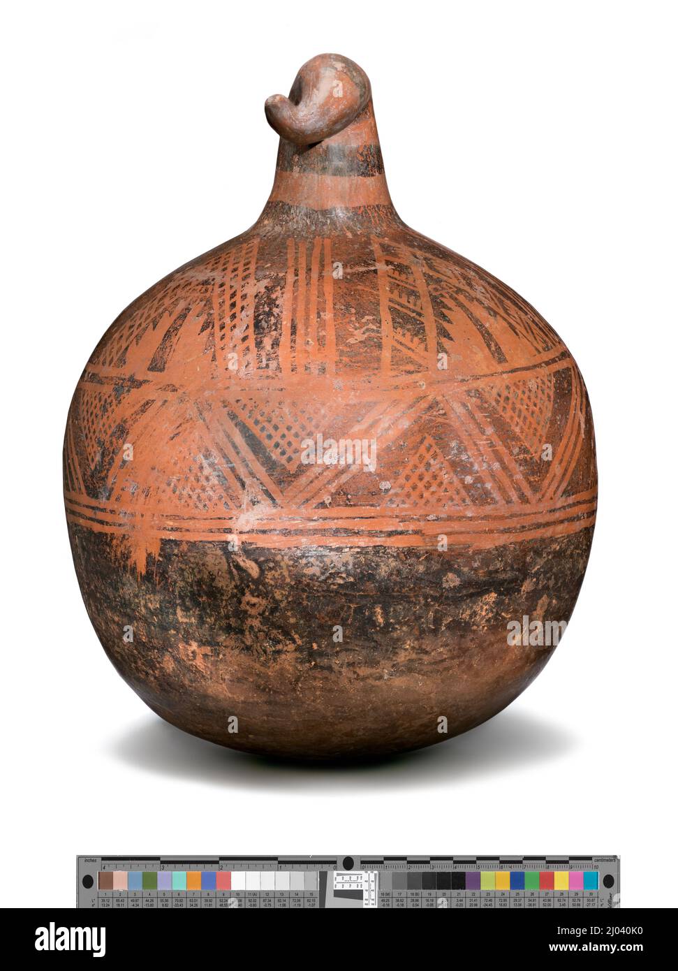 Vaso a forma di zucca. Colombia, Nariño Highlands o Ecuador, Carchi, Calima Yotoco, 100–800 CE. Ceramica. Ceramica verniciata a resistenza Foto Stock