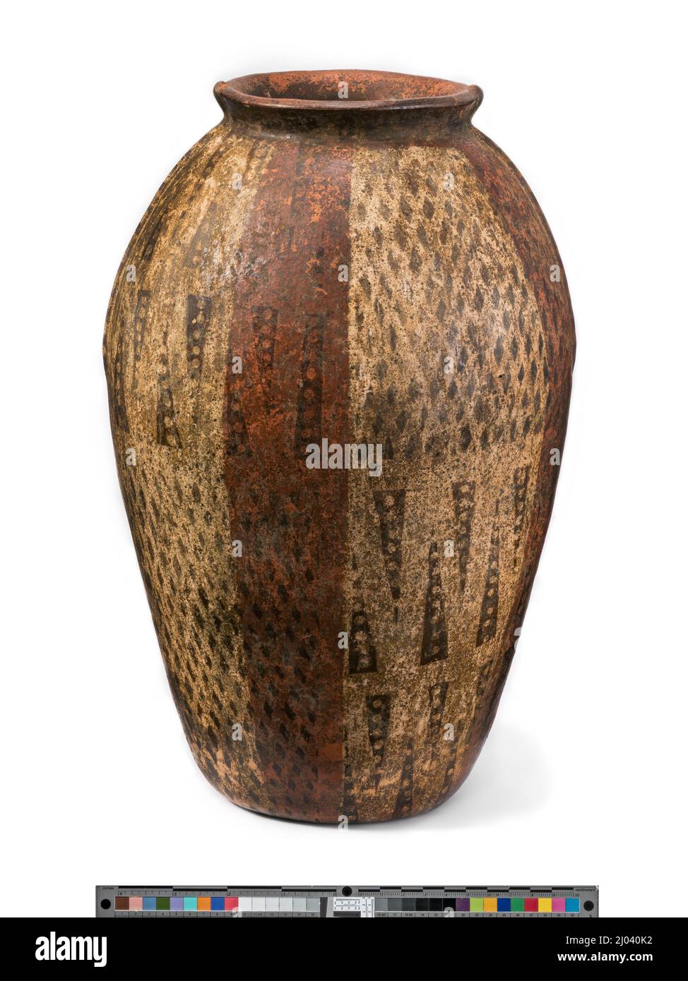 Vaso con serpenti appliqueosi. Colombia, Medio Cauca, Medio Cauca, 700–1600 CE. Ceramica. Ceramica verniciata a resistenza Foto Stock