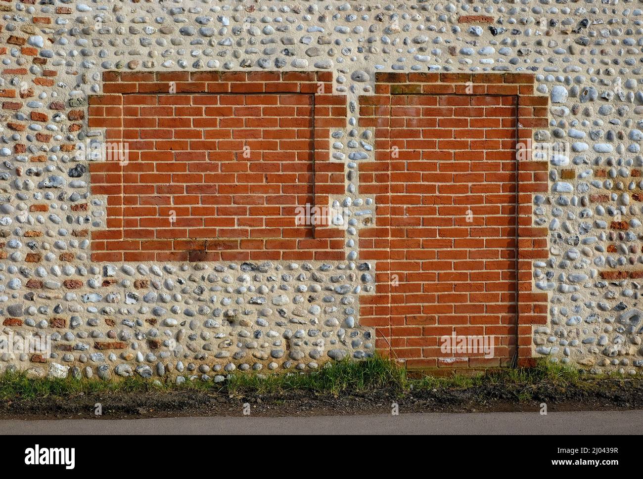 bricked in cottage finestra e porta, cley, norfolk nord, inghilterra Foto Stock