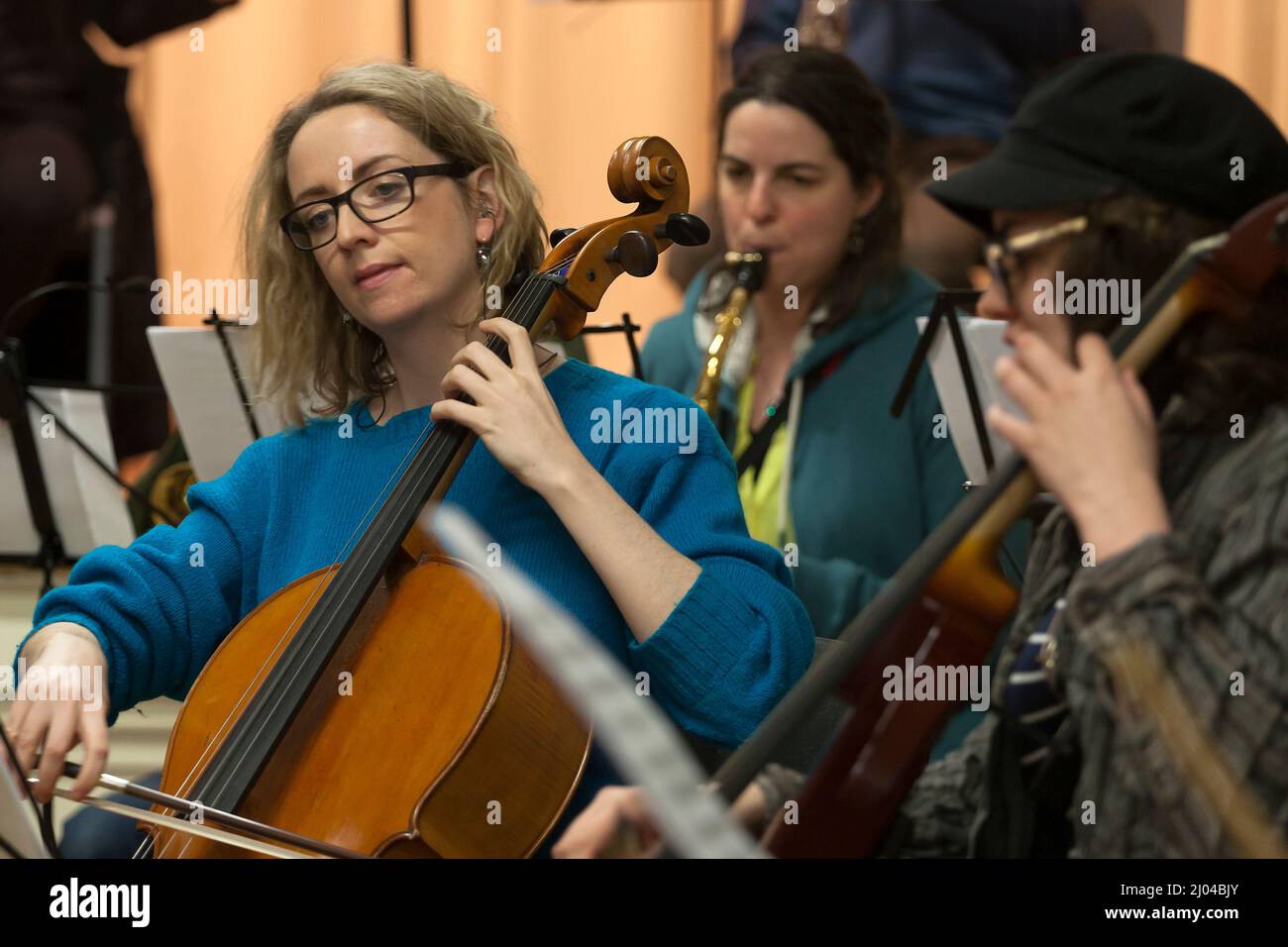 Coma (Musica Contemporanea per tutti) musicisti in prova per il Concerto del Festival di Coma Sussex all'Università di Chichester, 2018 Foto Stock