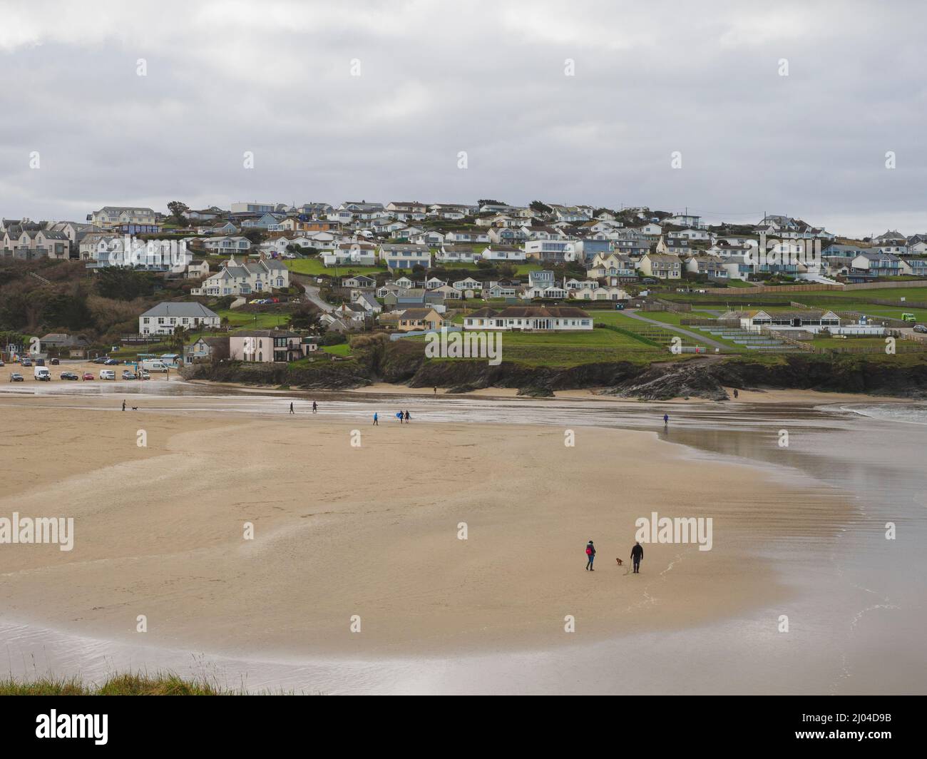 Polzeath Beach in una giornata fredda a marzo, Cornovaglia, Regno Unito Foto Stock
