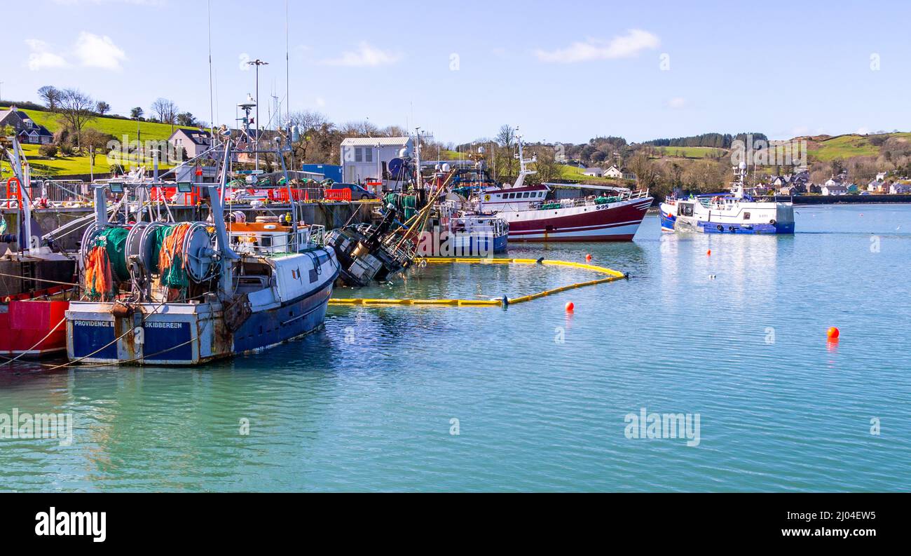 Vista di Keelbeg Pier Union Hall West Cork Irlanda Foto Stock