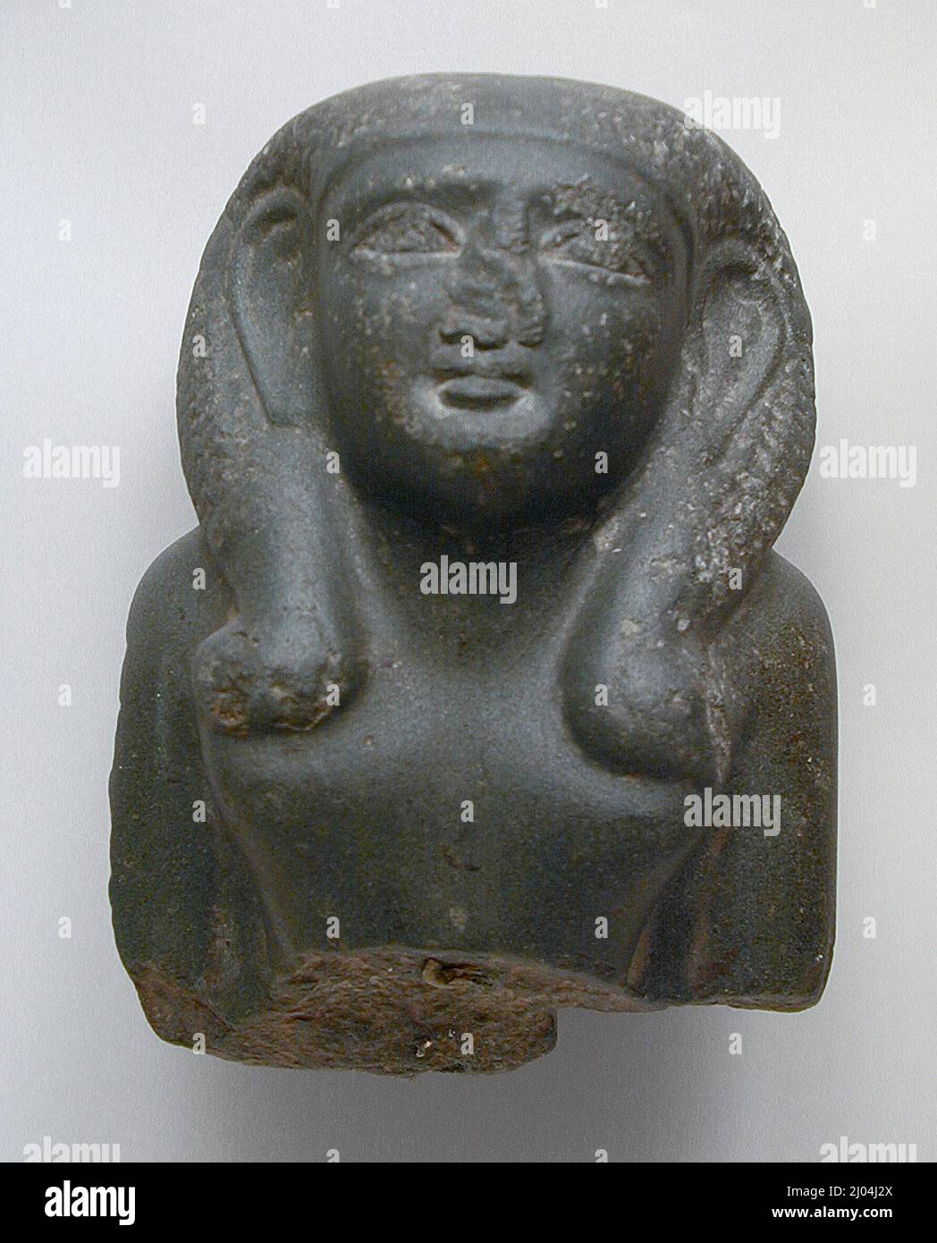 Busto di donna. Egitto, dinastia 12th (1991 - 1786 a.C.). Scultura. Schist Foto Stock