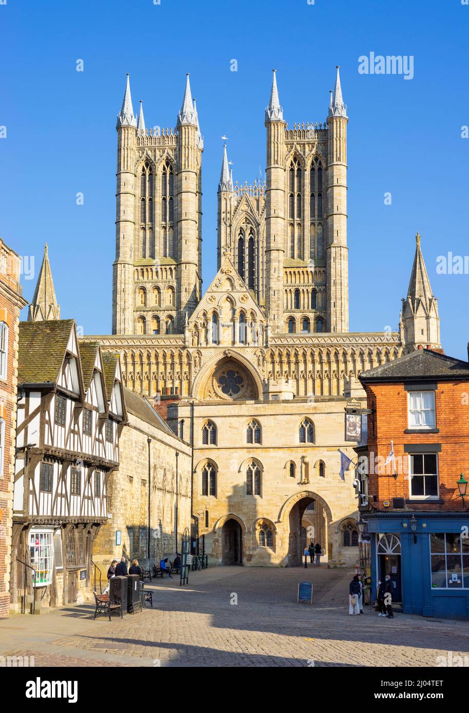 Lincoln Cathedral o Lincoln Minster West Front Exchequr gate Lincoln Lincolnshire Inghilterra UK GB Europe Foto Stock