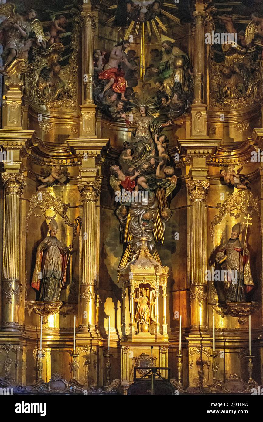 Detalles y retablo de la Capilla Mayor de la Catedral de Mondoñedo, Lugo, España Foto Stock