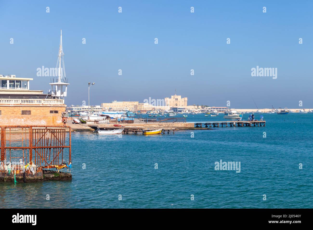 Porto di pescatori di Alessandria in una giornata di sole, Egitto Foto Stock