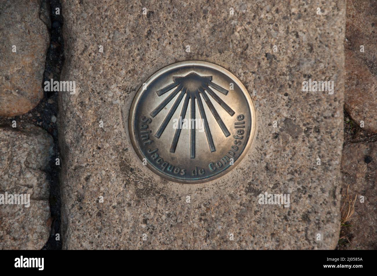 Insegna capesante per l'inizio della passeggiata di pellegrinaggio a Santiago de Compostella, le Puy-en-Velay, Alvernia, alta Loira, Francia. Le Puy-en-Velay isp Foto Stock