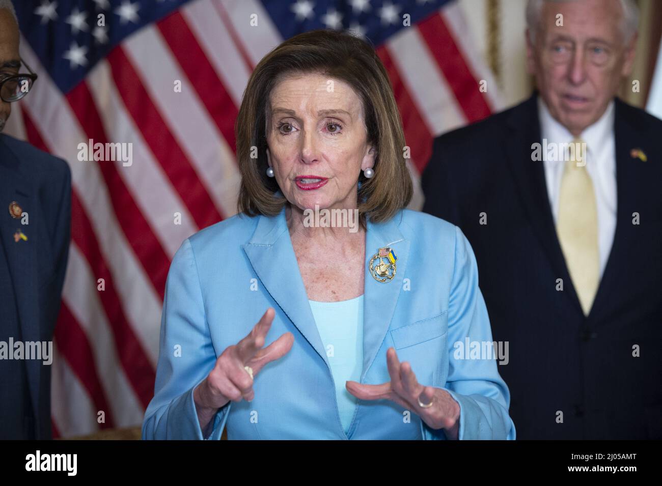 Washington, Stati Uniti. 16th Mar 2022. Il relatore della Casa Nancy Pelosi, D-CA, parla prima di firmare H.R. 55, 'The Emmett Till Antillynching Act' al Campidoglio degli Stati Uniti a Washington, DC mercoledì 16 marzo 2022. Foto di Bonnie Cash/UPI Credit: UPI/Alamy Live News Foto Stock