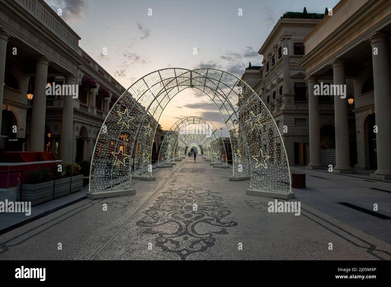 Vista della Galleria Lafayette al Villaggio Culturale Katara Ramadan preparazione 2022. Foto Stock