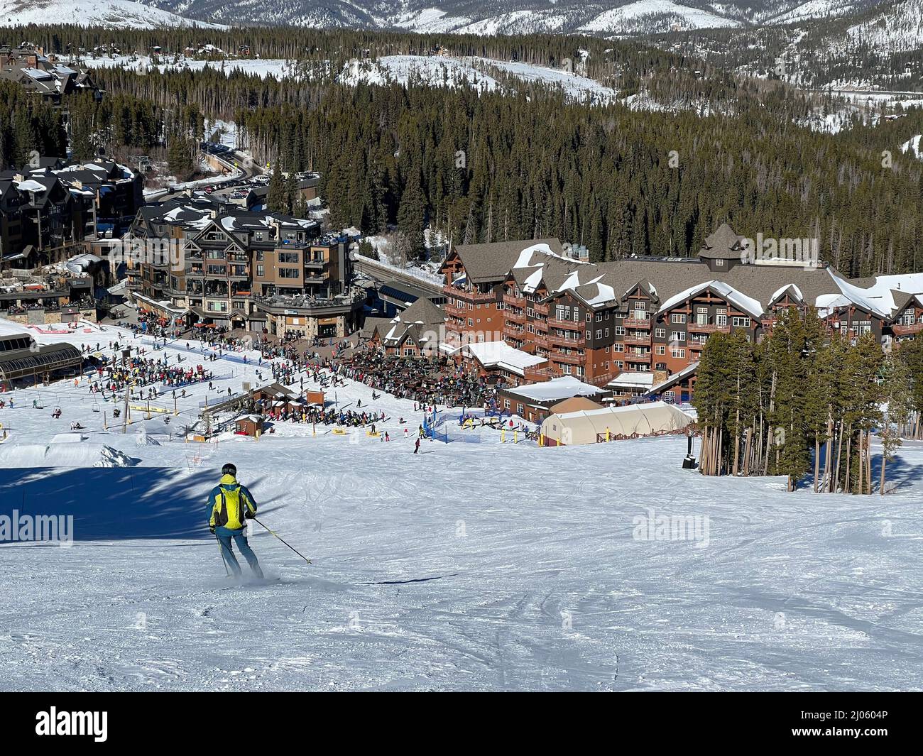 Vista sulla zona base del Peak 7 Breckenridge Ski Resort, Colorado. Foto Stock