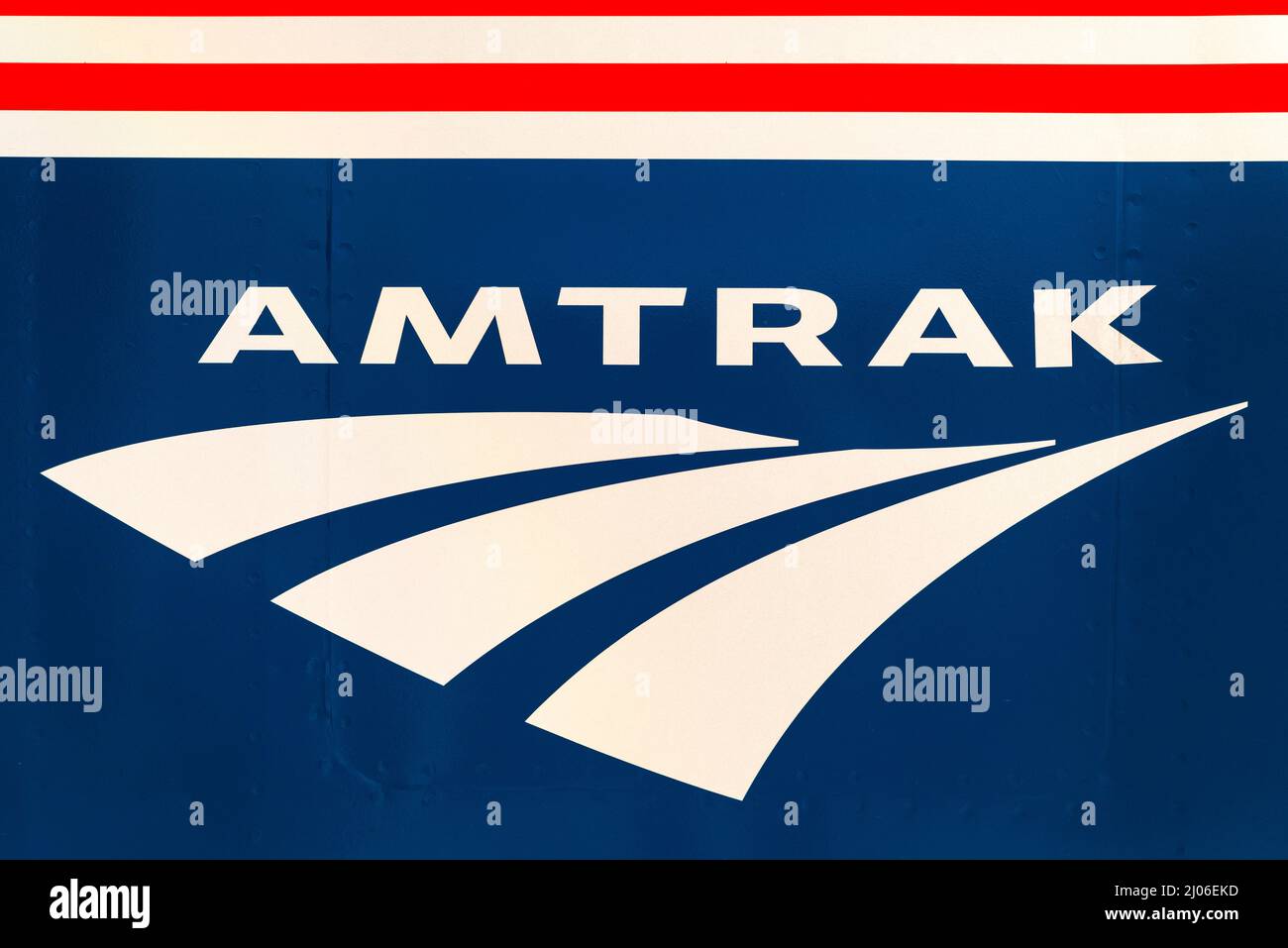 Rensselaer, NY / USA - 29 febbraio 2016: Logo del treno Amtrak sul lago Shore Limited quando aspettava i passeggeri alla stazione di Albany-Rensselaer Foto Stock