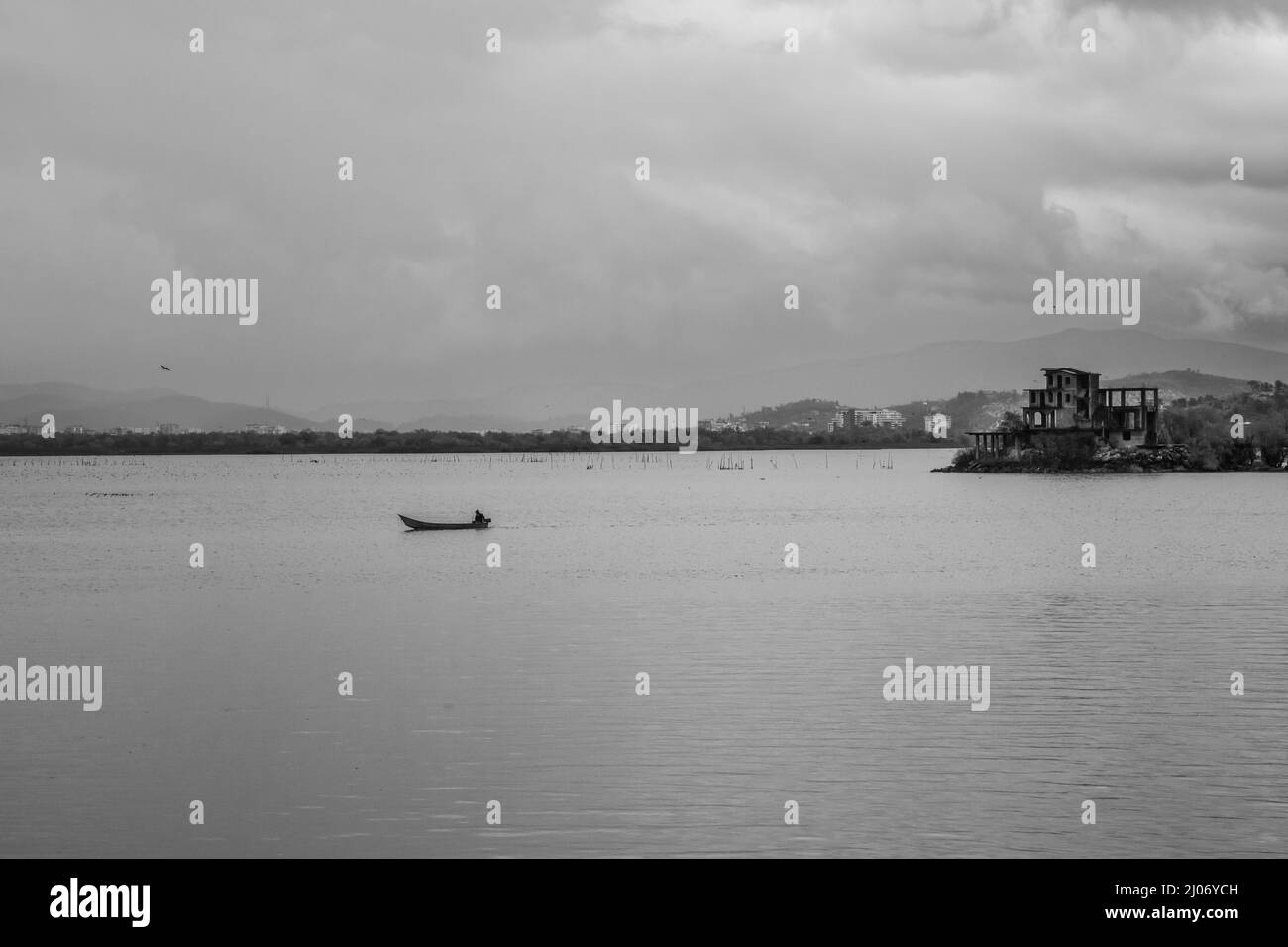 Montagne albanesi, laghi, natura paesaggistica e mare Foto Stock