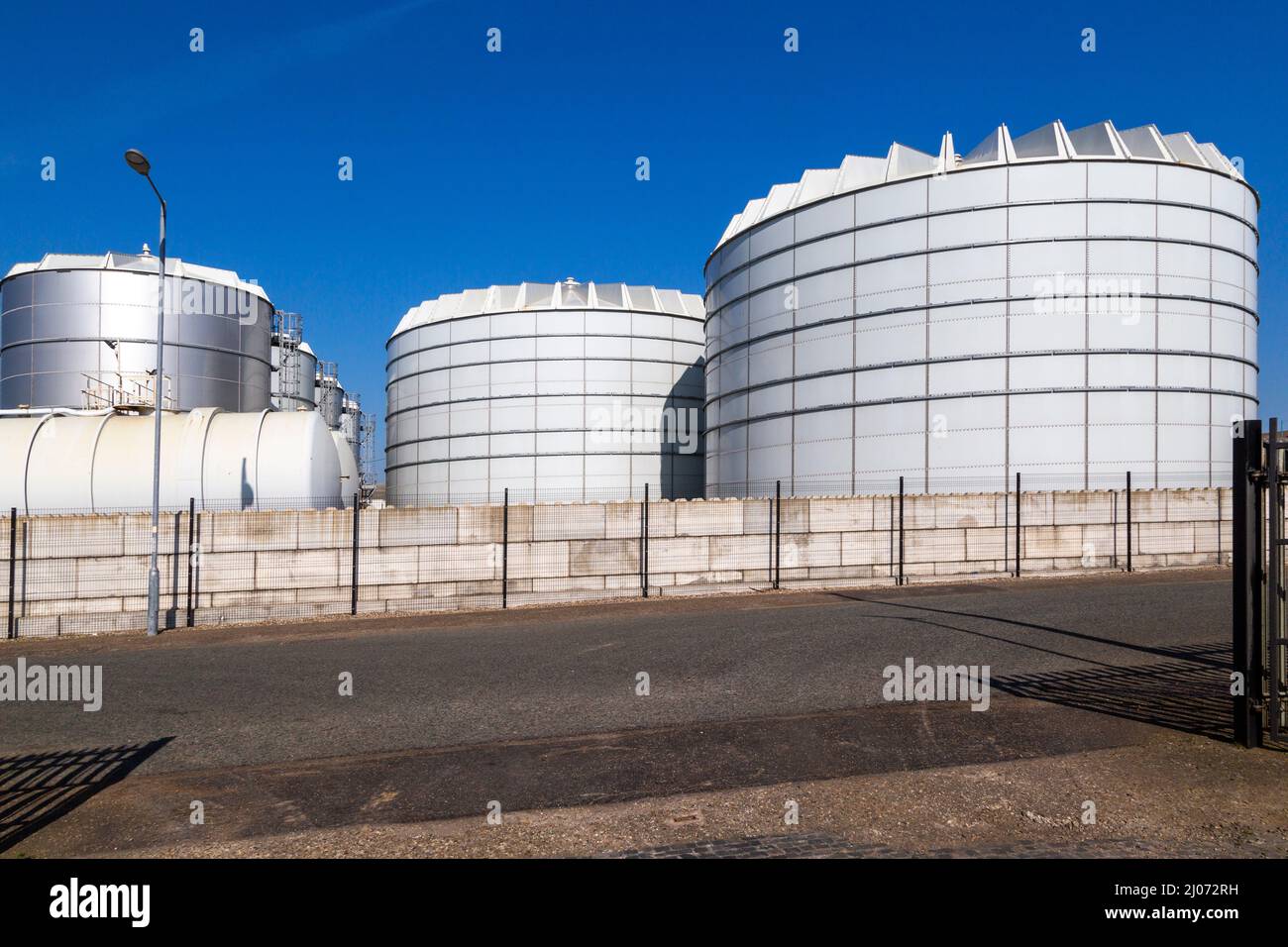 Serbatoi di stoccaggio di fertilser liquido, Nitrasol, Great Yarmouth, Norfolk, Inghilterra, REGNO UNITO Foto Stock