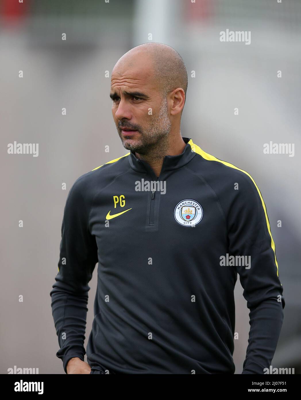 Trainer Pep Guardiola Manchester City trainiet mit seiner Mannschaft FC Bayern MŸnchen Training 1 Fussball Bundesliga Saison 2016 / 2017 © diebilderwelt / Alamy Stock Foto Stock