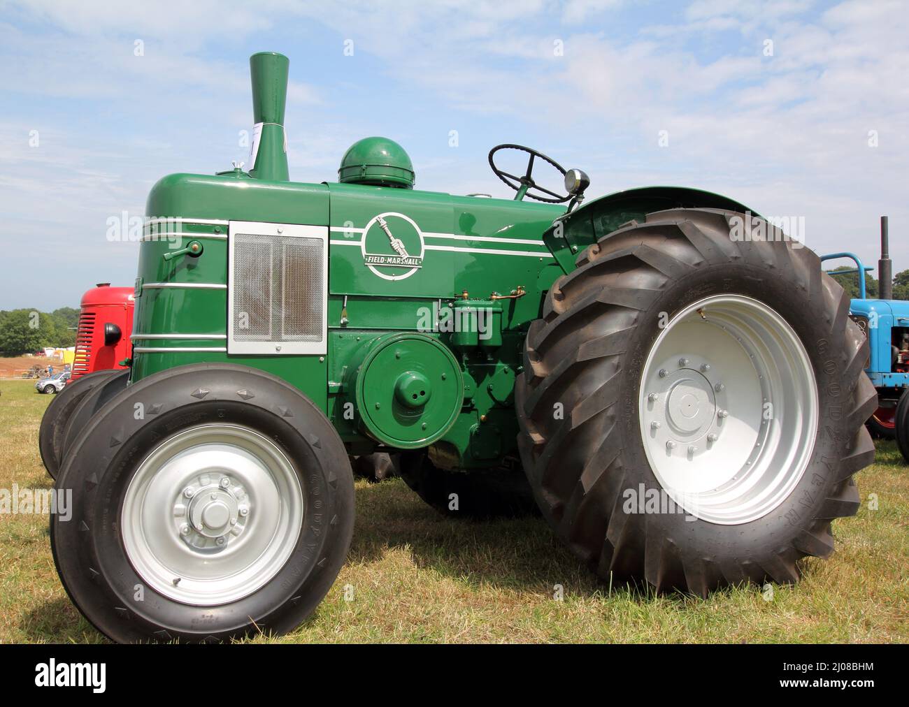 Un trattore da campo Marshall vintage del 1950 visto qui in un rally di auto e trattori. Foto Stock