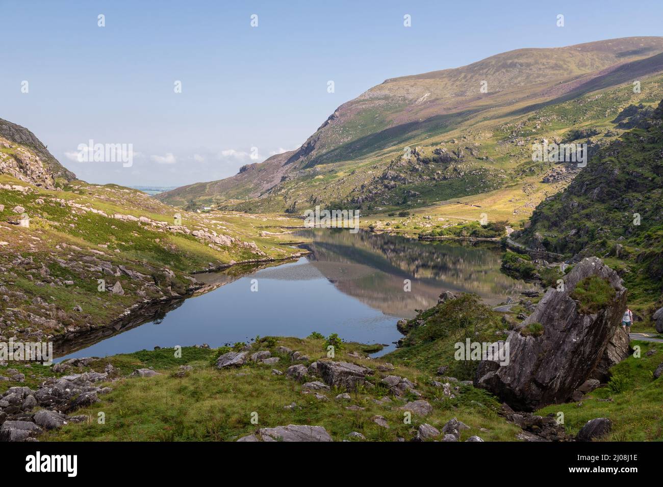 Lago di Augher nel Gap di Dunloe, Contea di Kerry, Irlanda Foto Stock