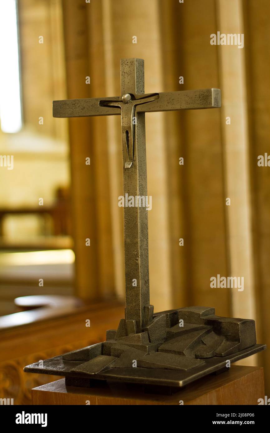 Statue crocifisso a Southwell Minster Foto Stock
