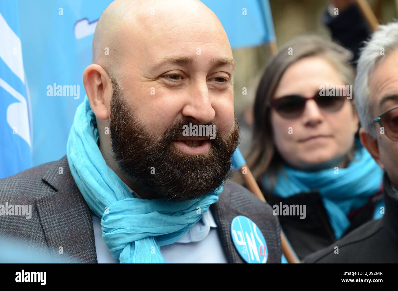 Mobilitazione interprofessionale a Parigi su richiesta della CGT e dell'UNSA per l'aumento dei salari. Circa 5000 persone marciarono da Place de la République Foto Stock