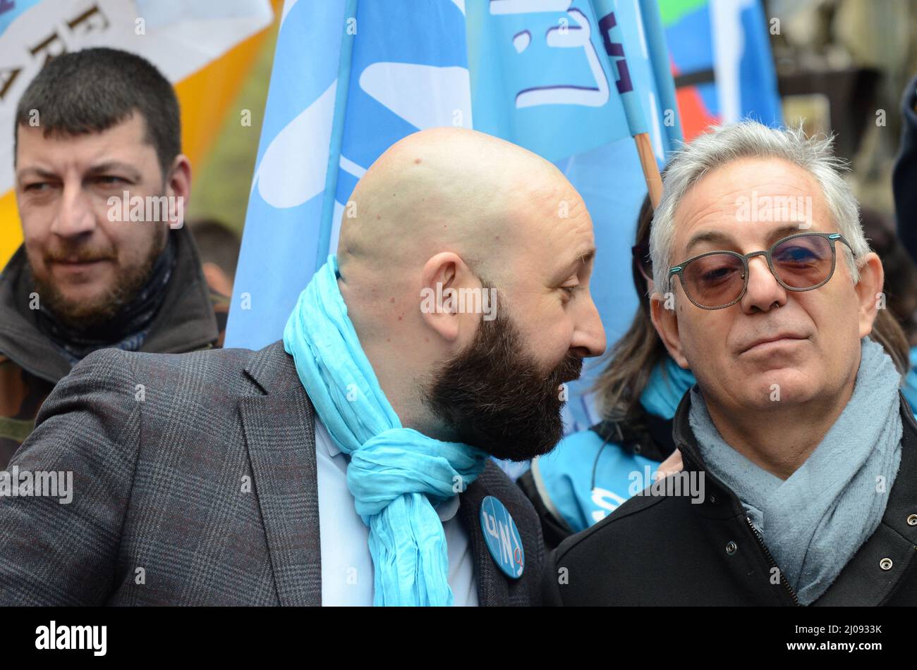 Mobilitazione interprofessionale a Parigi su richiesta della CGT e dell'UNSA per l'aumento dei salari. Circa 5000 persone marciarono da Place de la République Foto Stock