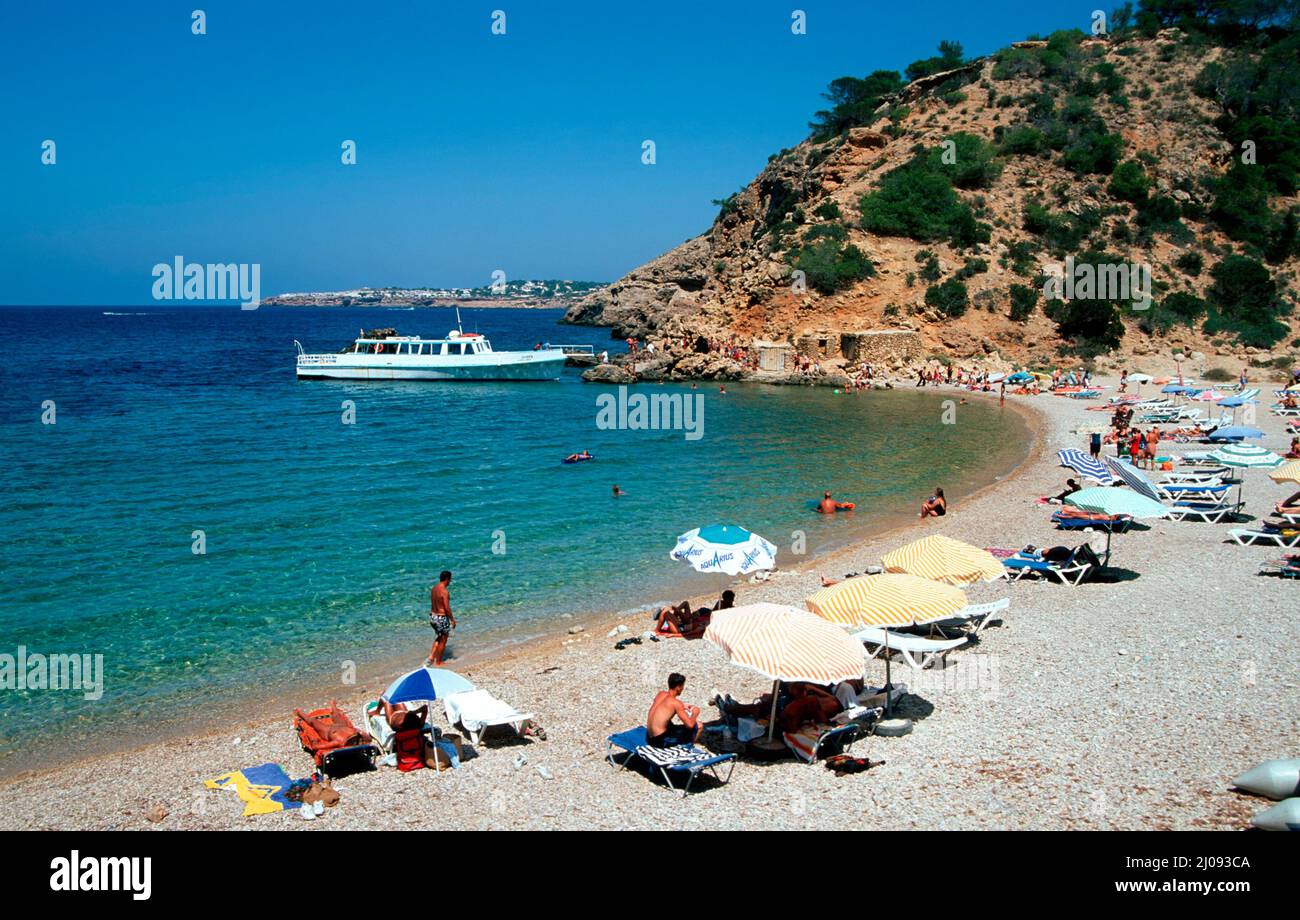 Spiaggia di Cala moli Bay, Ibiza, Spagna, Europa Foto Stock