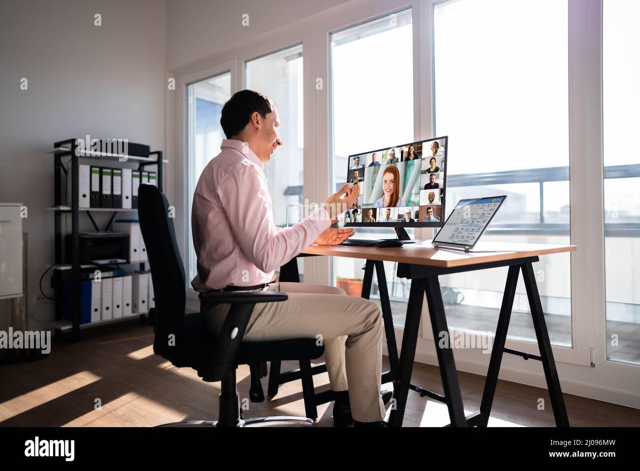 Webinar in linea sulle risorse umane in remoto su PC desktop Foto Stock