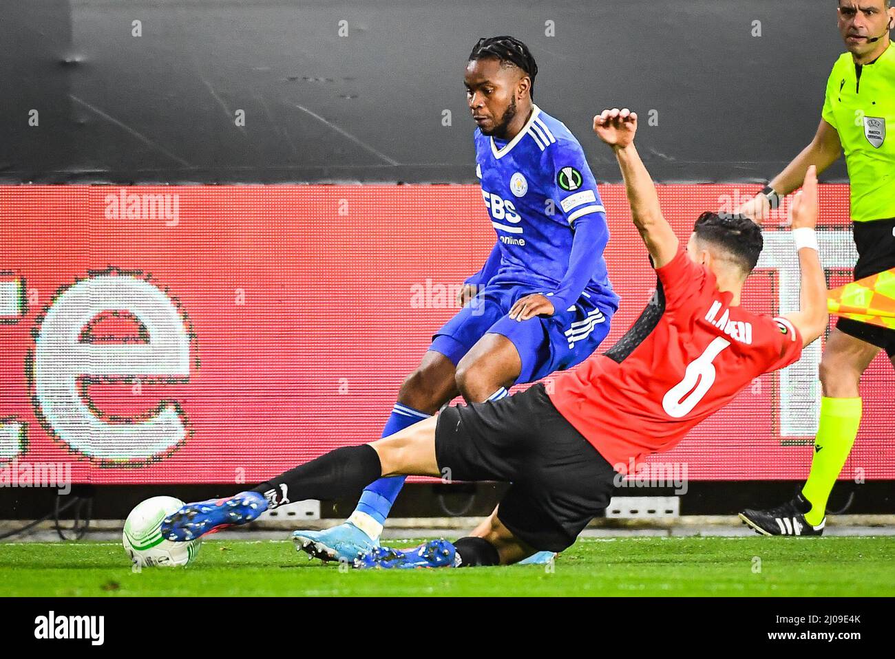 Ademola LOOKMAN di Leicester City durante la UEFA Conference League, Round of 16, partita di calcio a 2nd gambe tra Stade Rennais (Rennes) e Leicester City il 17 marzo 2022 al Roazhon Park di Rennes, Francia - Foto: Matthieu Mirville/DPPI/LiveMedia Foto Stock