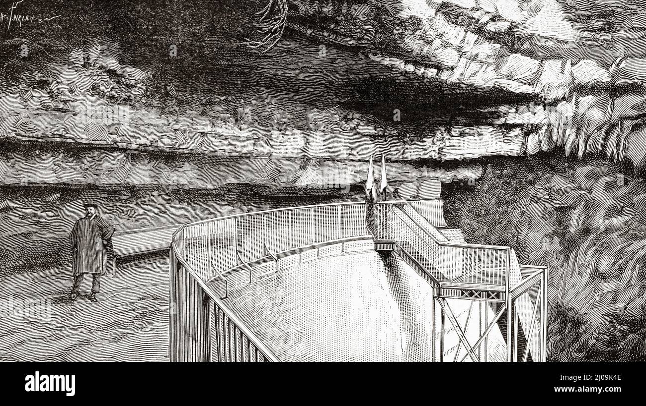 Gouffre de Padirac. Il Padirac Chasm è una grotta situata nei pressi di Gramat, nel dipartimento del Lot, nella regione dell'Occitanie, in Francia, in Europa. Vecchia illustrazione incisa del 19th secolo da la Nature 1899 Foto Stock