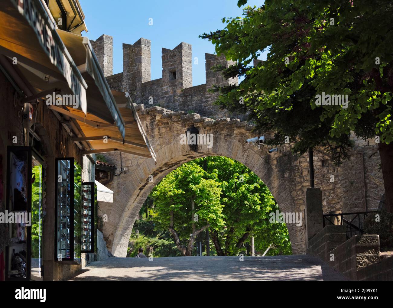 Mura della città di San Marino, Repubblica di San Marino Foto Stock