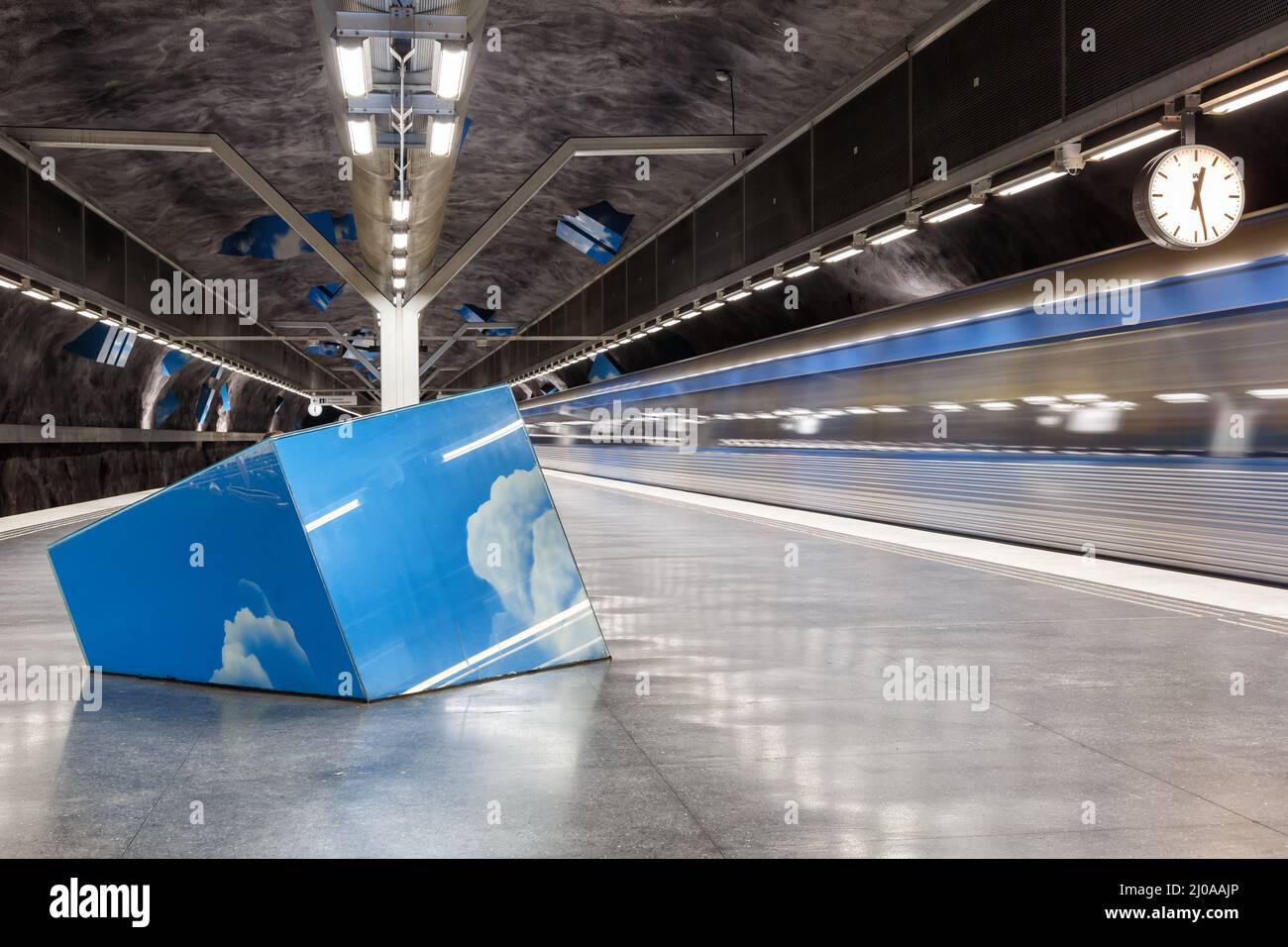 Stoccolma, Svezia - 26 giugno 2013: Stazione della metropolitana artistica Solna Strand della metropolitana di Tunnelbana a Stoccolma, Svezia. Foto Stock