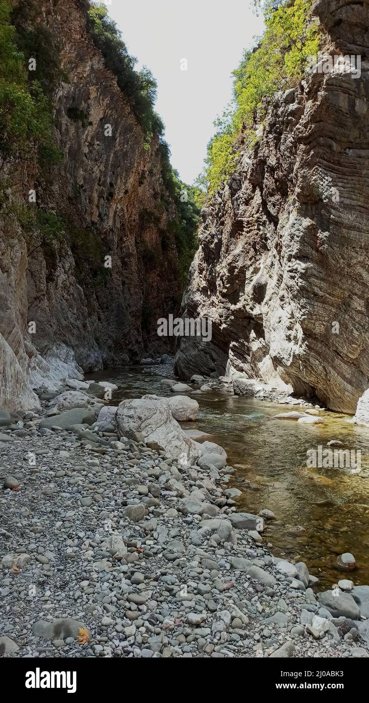 Il canyon sempre piovente (Panta Vrehei) con cascate nel Karpenissi Grecia Foto Stock