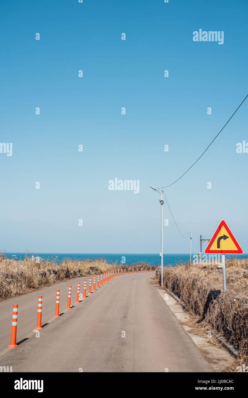 Strada costiera dell'isola di Jeju, Corea Foto Stock
