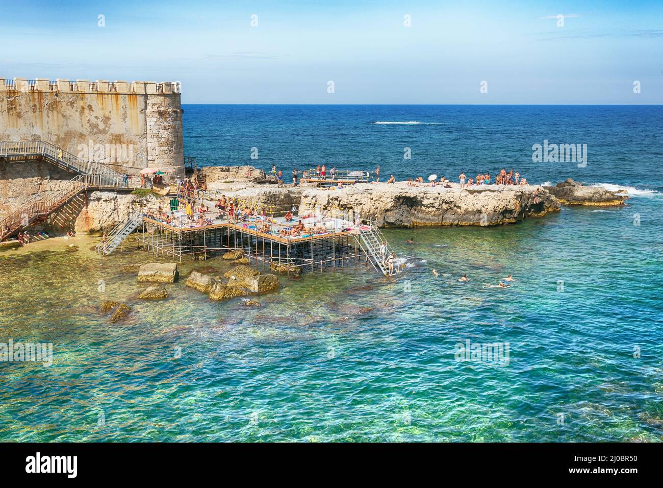 Costa di isola di Ortigia a città di Siracusa, Sicilia, Italia Foto Stock