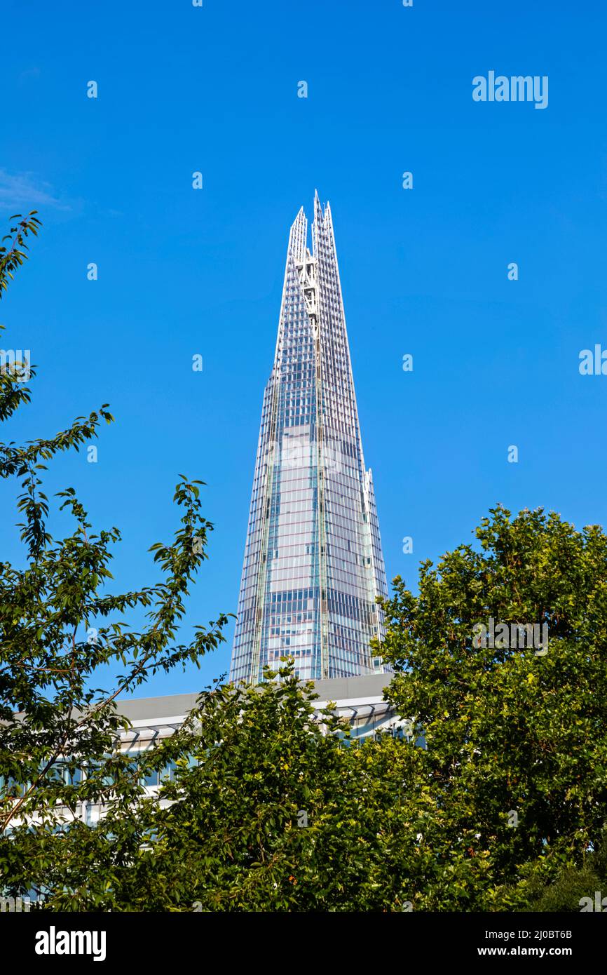 Inghilterra, Londra, Southwark, Potters Field Park e The Shard Foto Stock