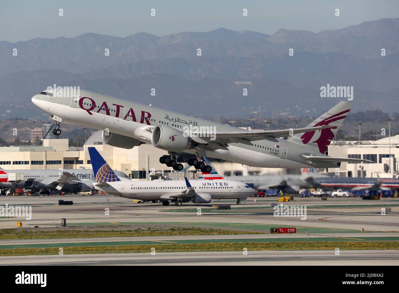Qatar Airways Boeing 777-200 Aircraft Los Angeles Airport Foto Stock