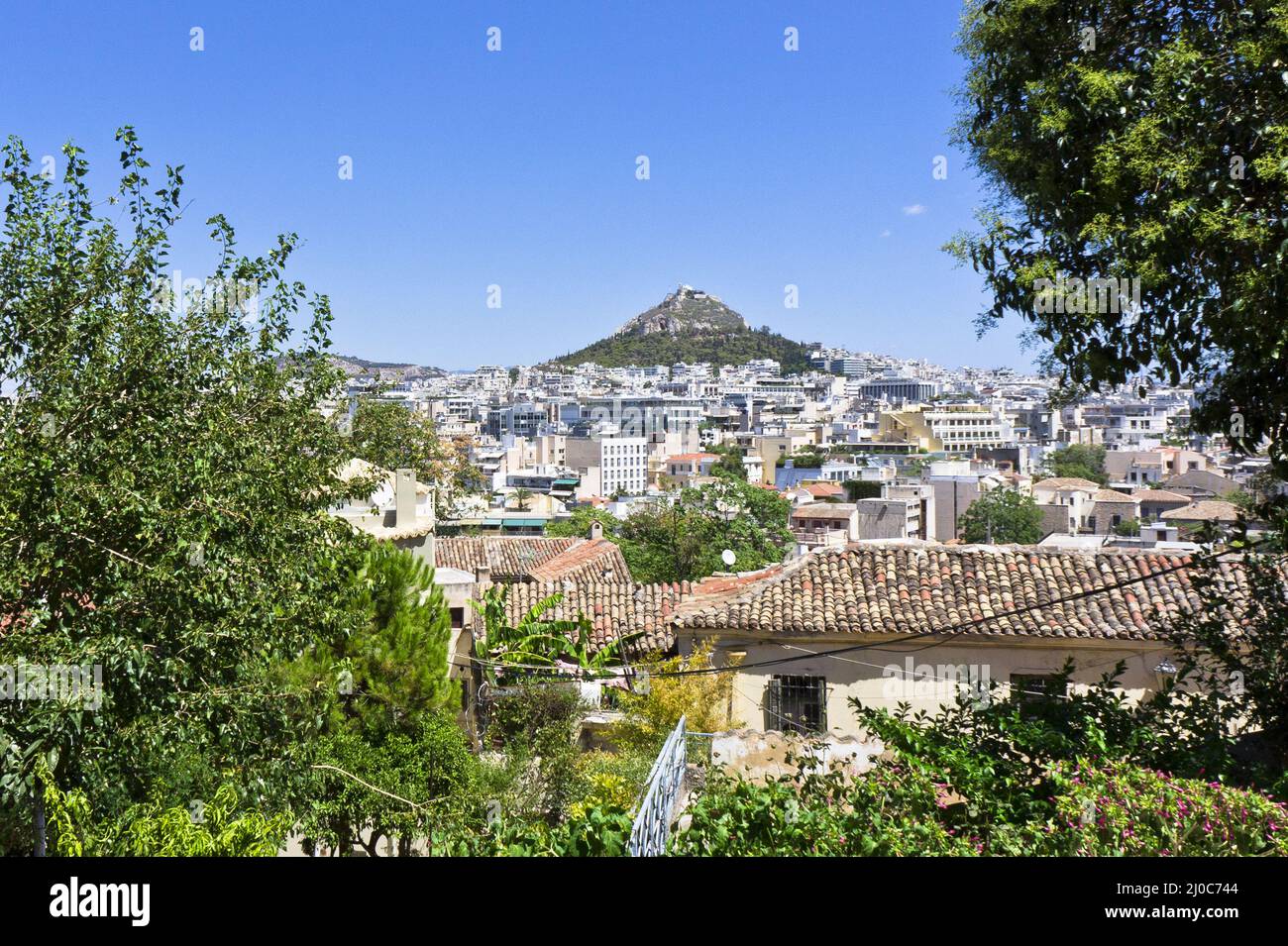 Monte Lycabettus ad Atene, Vista dal quartiere Plaka, Acropoli Foto Stock