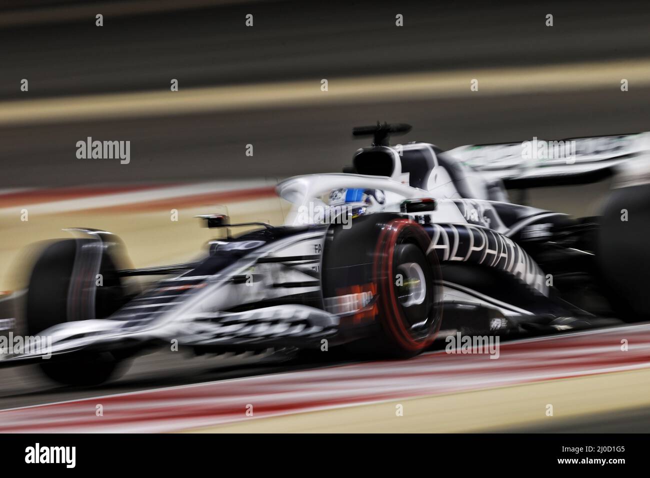 Sakhir, Bahrein. 18th Mar 2022. Pierre Gasly (fra) AlphaTauri AT03. Gran Premio del Bahrain, venerdì 18th marzo 2022. Sakhir, Bahrein. Credit: James Moy/Alamy Live News Foto Stock