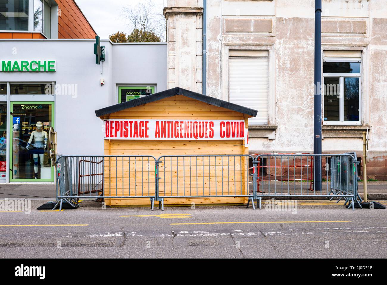 Stazione di prova di Covid a Mulhouse, Francia. Febbraio 2022 Foto Stock