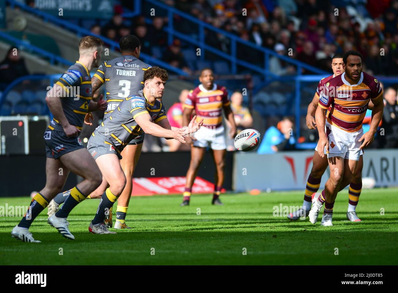 Huddersfield, Inghilterra - 12th marzo 2022 - George Lawler di Castleford Tigers in azione. Rugby League Betfred Super League Round 5 Huddersfield Giants vs Castleford Tigers al John Smith's Stadium, Huddersfield, Regno Unito Dean Williams Foto Stock