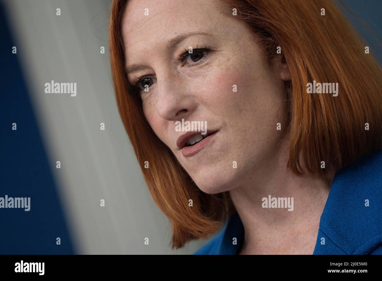 Washington, Vereinigte Staaten. 18th Mar 2022. Il segretario della Casa Bianca Jen Psaki tiene un briefing alla Casa Bianca di Washington, DC venerdì 18 marzo 2022. Credit: Chris Kleponis/CNP/dpa/Alamy Live News Foto Stock