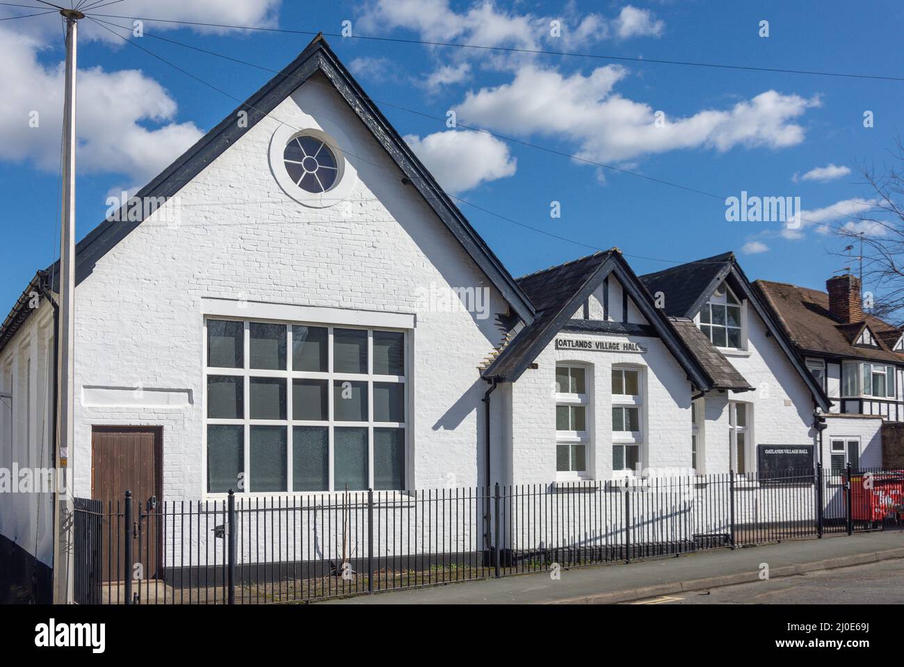 Oatlands Village Hall, St Mary's Road, Oatlands, Surrey, Inghilterra, Regno Unito Foto Stock