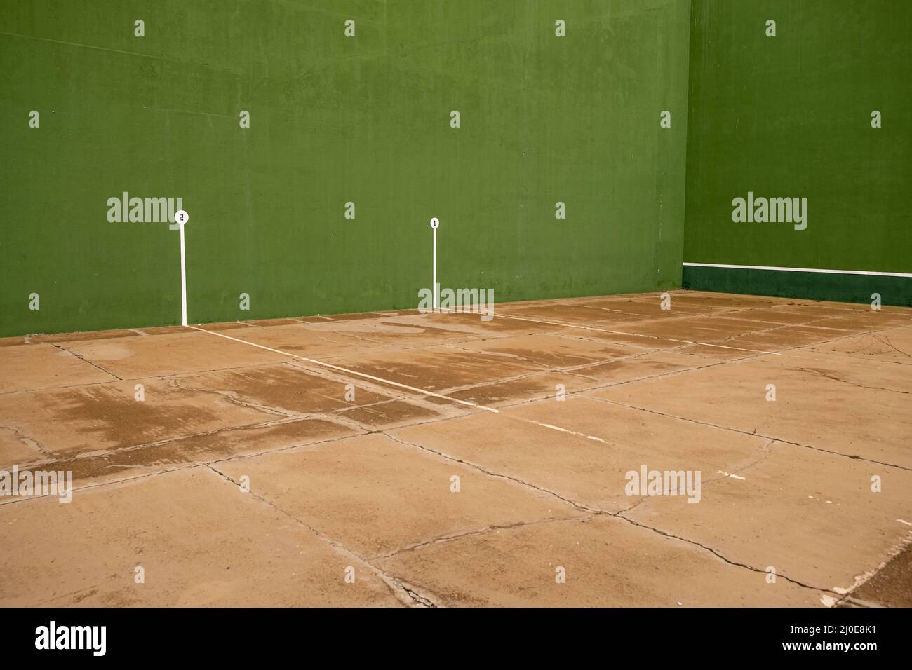 Campo di frontone coperto verde per giocare a mano Pelota, Spagna Foto Stock