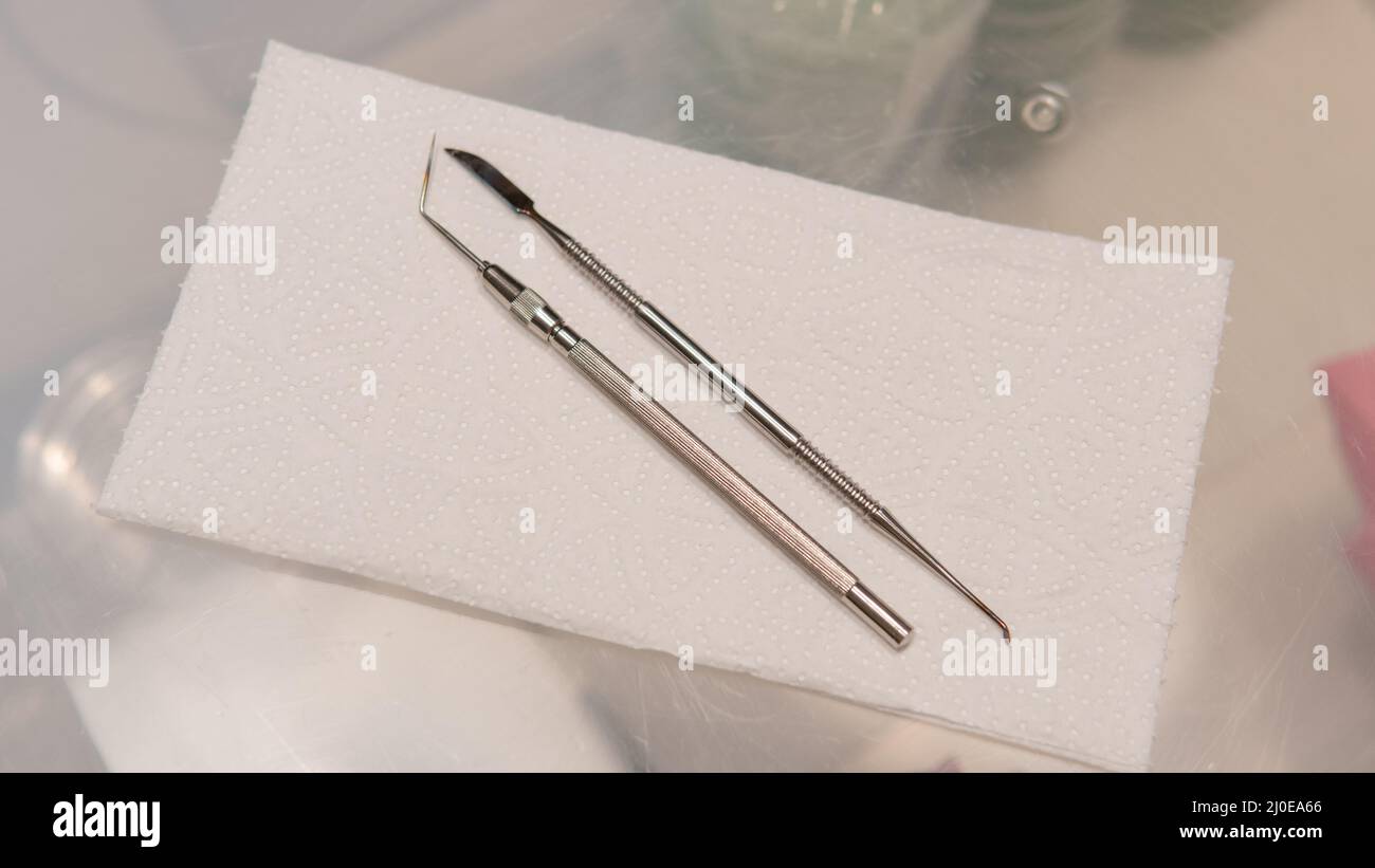 strumento medico in acciaio. Sterilizzazione dell'acciaio chirurgico per il lavoro Foto Stock
