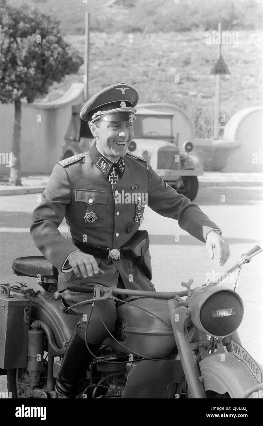 Antonio Valentine sul set di 'fuga ad Athena' a Rodi, Grecia. 8th marzo 1978. Foto Stock