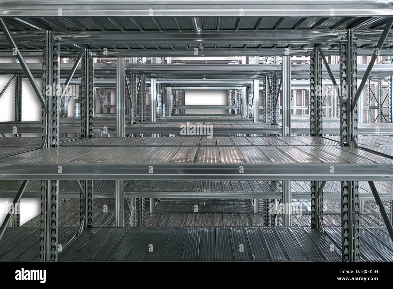 Magazzino vuoto cremagliere Foto Stock