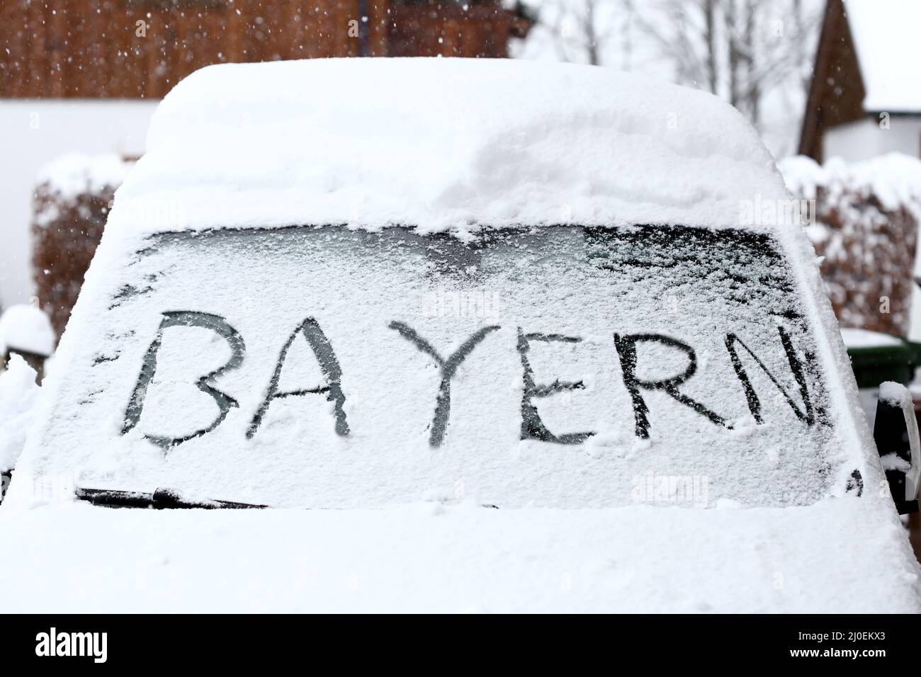 Testo sul parabrezza innevato Foto Stock