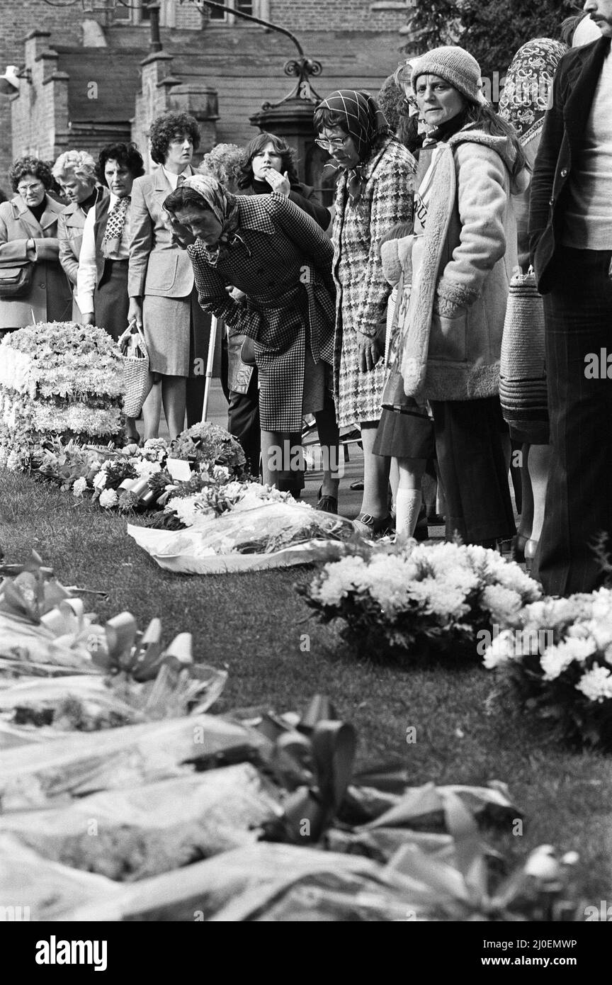 Il funerale di Carl Bridgewater tenuto presso la Chiesa della Santissima Trinità, Wordsley. 27th settembre 1978. Foto Stock