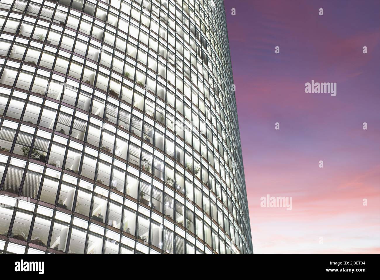 Ufficio moderno di notte, che mostra l'attività quotidiana degli impiegati. Foto Stock