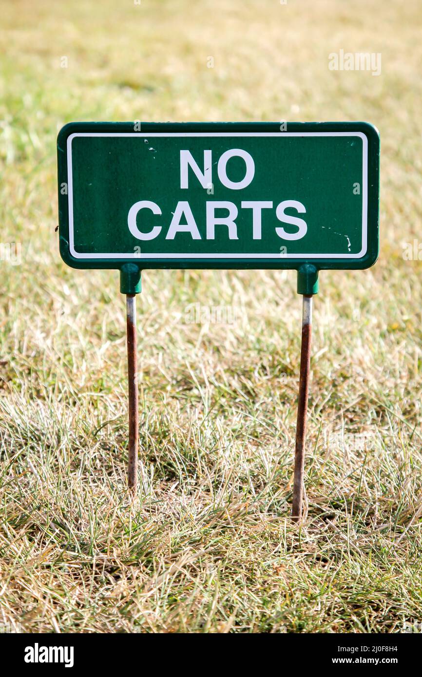 Scene di golf sportivo. Impressioni sul campo da golf in tempo bello. Foto Stock