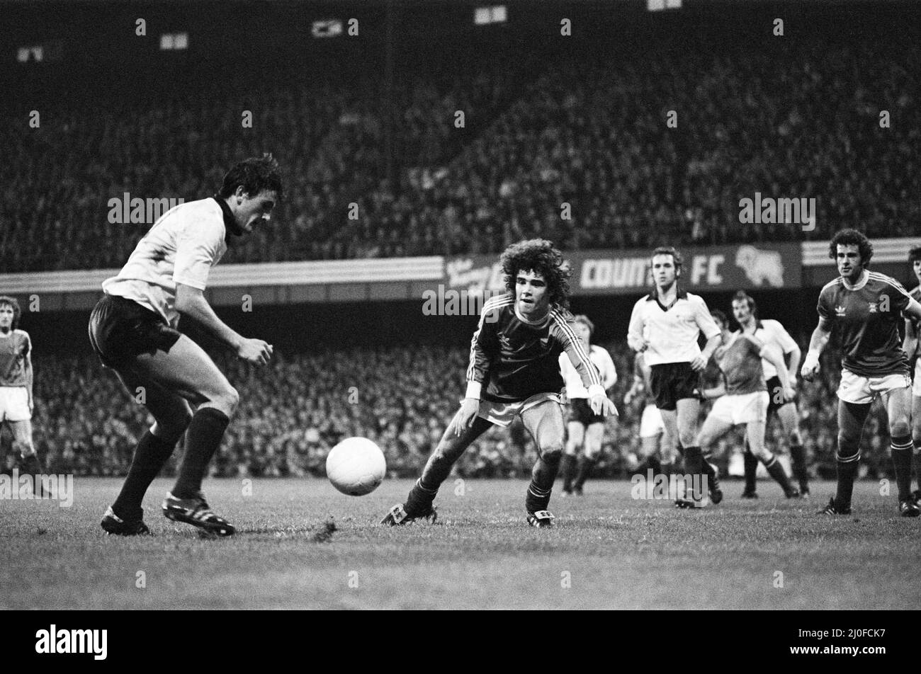 Alberto Tarantini (a destra) Birmingham City calciatore in azione al campo di baseball 1978 novembre. Punteggio finale: Derby County 2-1 Birmingham City Foto Stock